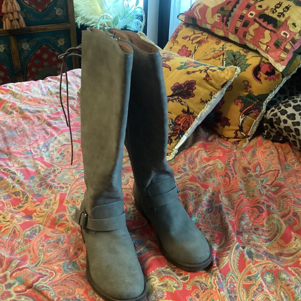 Euro Soft  size 9.5 in dark gray